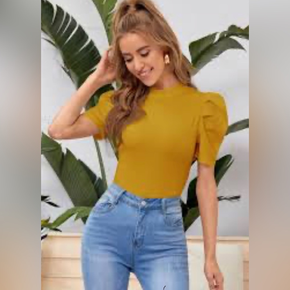 Takeout | yellow short puff sleeve Sweater | size s